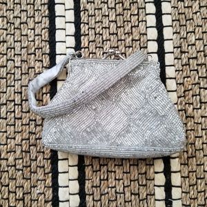 La Regale Vintage Look Silver Beaded Purse